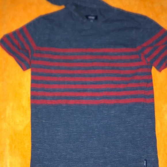 Red and blue shirt - Picture 3 of 3